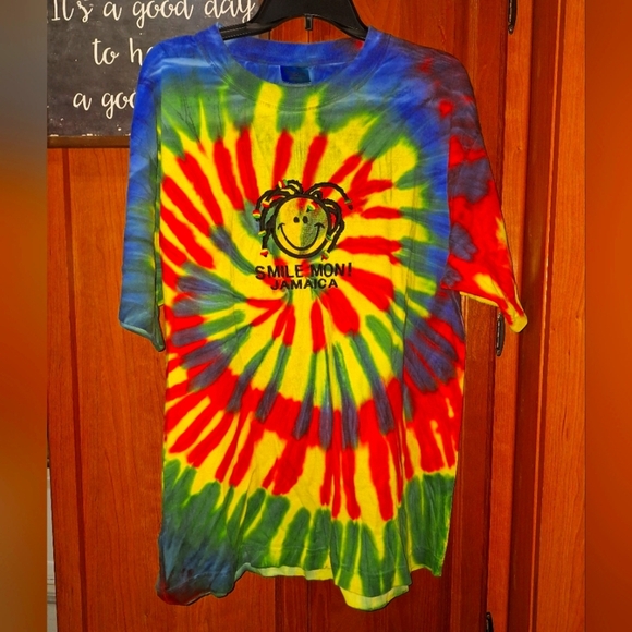 Island Tees Colorful Tie-Dye T-Shirt with "Smile Mon!" Jamaica Design In A Large - Picture 1 of 8